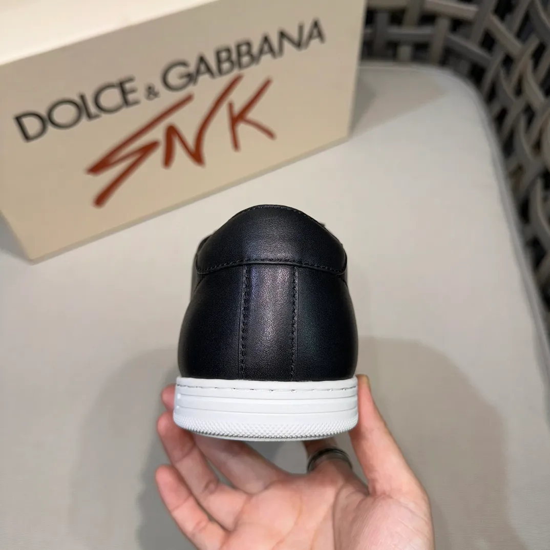 Men's Men's Shoes 💰400 [New Style] 🐝🐝DG—Dolce&G men's calfskin sneakers Portofino Yacht shoes, simple and versatile design, unique saddle leather soles. The Dolce &G logo rear wing is the icing on the cake. Imported cowhide + rubber outsole Size: 39-44 (customized at 38.45)